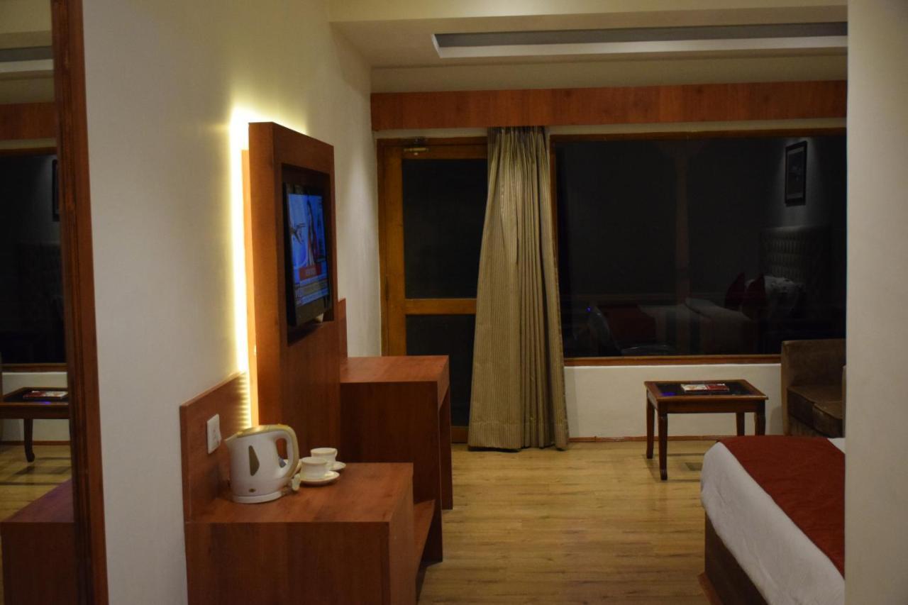 Sandhya & Hotel
