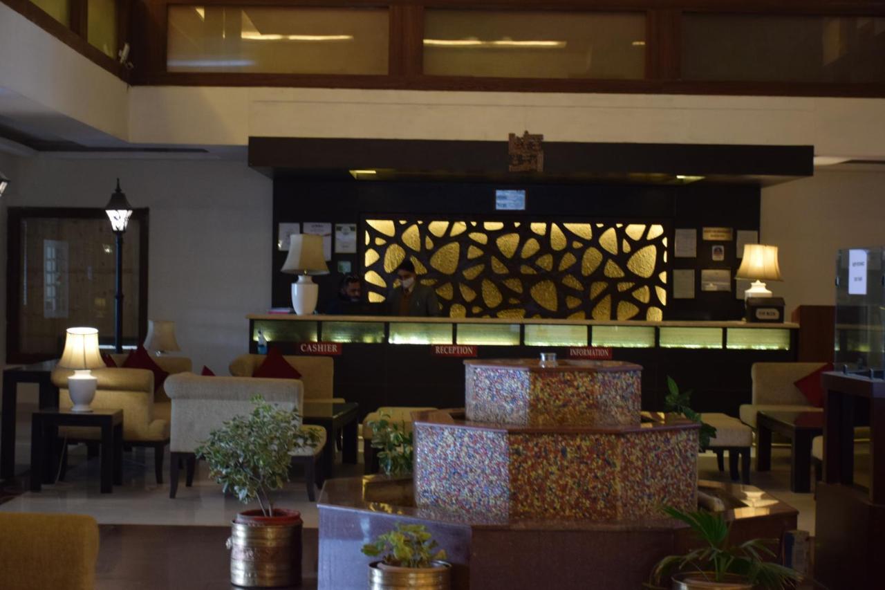 Sandhya & Hotel Manali (Himachal Pradesh)