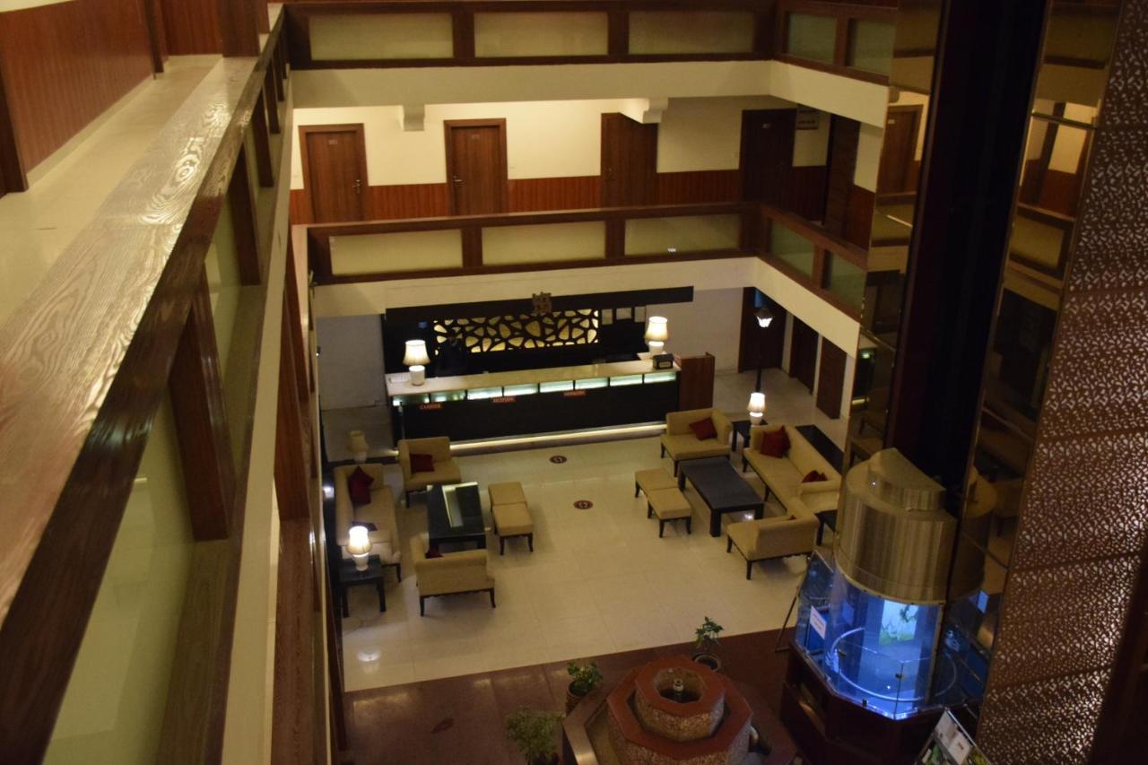 Sandhya & Hotel