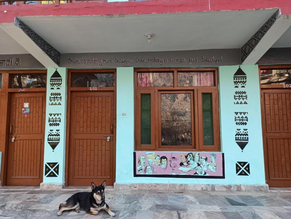 Travelosic Junction Hostel *