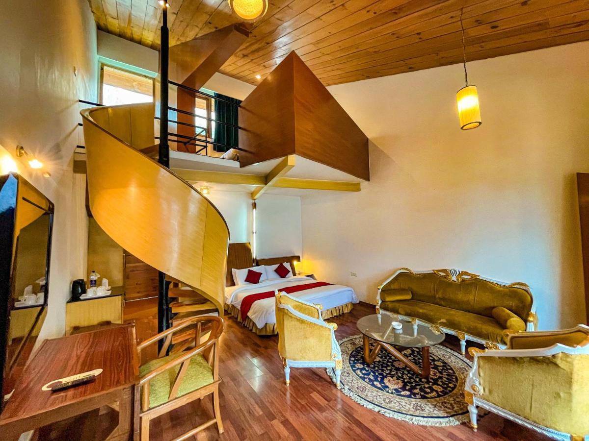 Resort Manuallaya The &