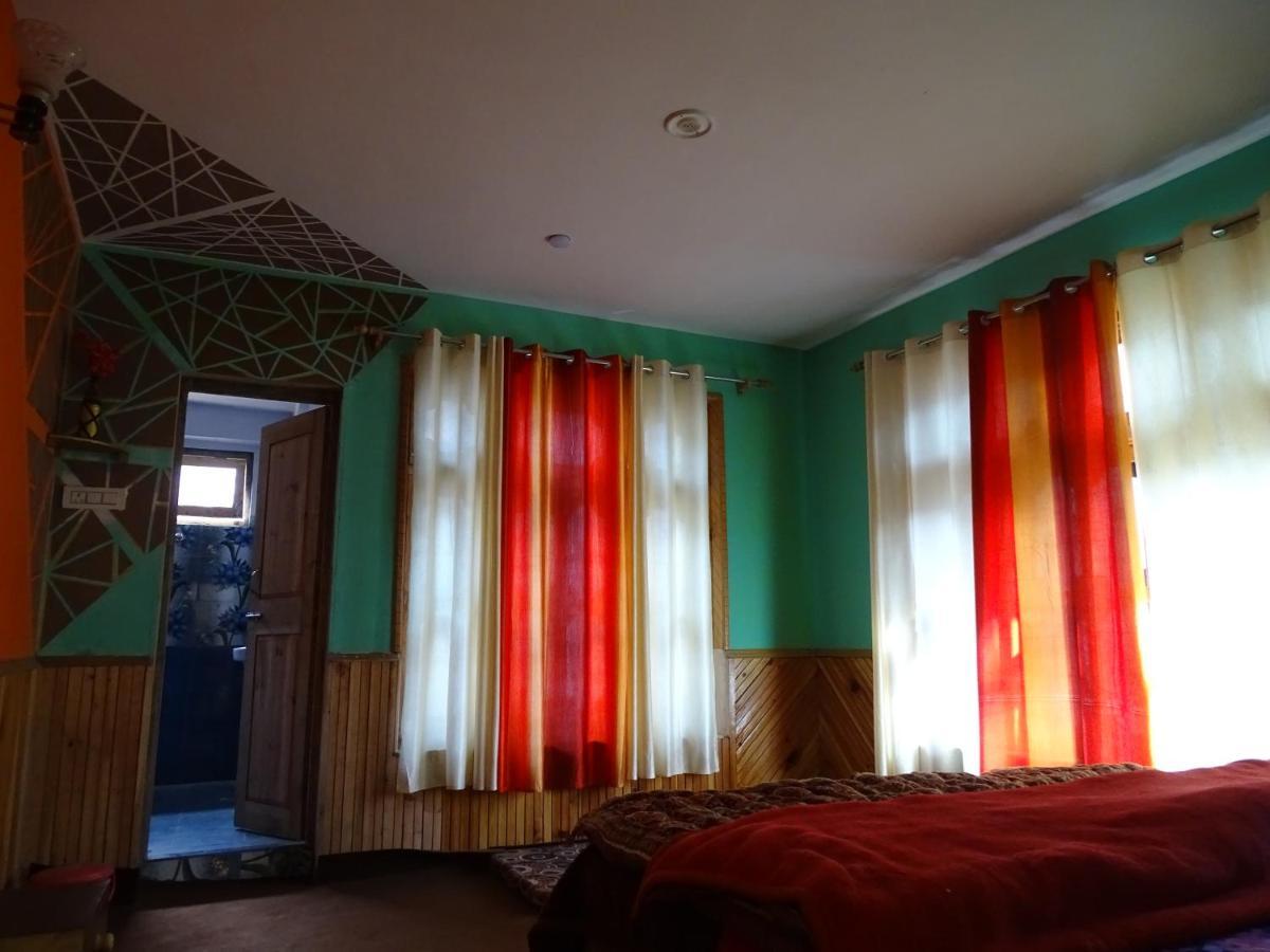 Possiville Hostel *