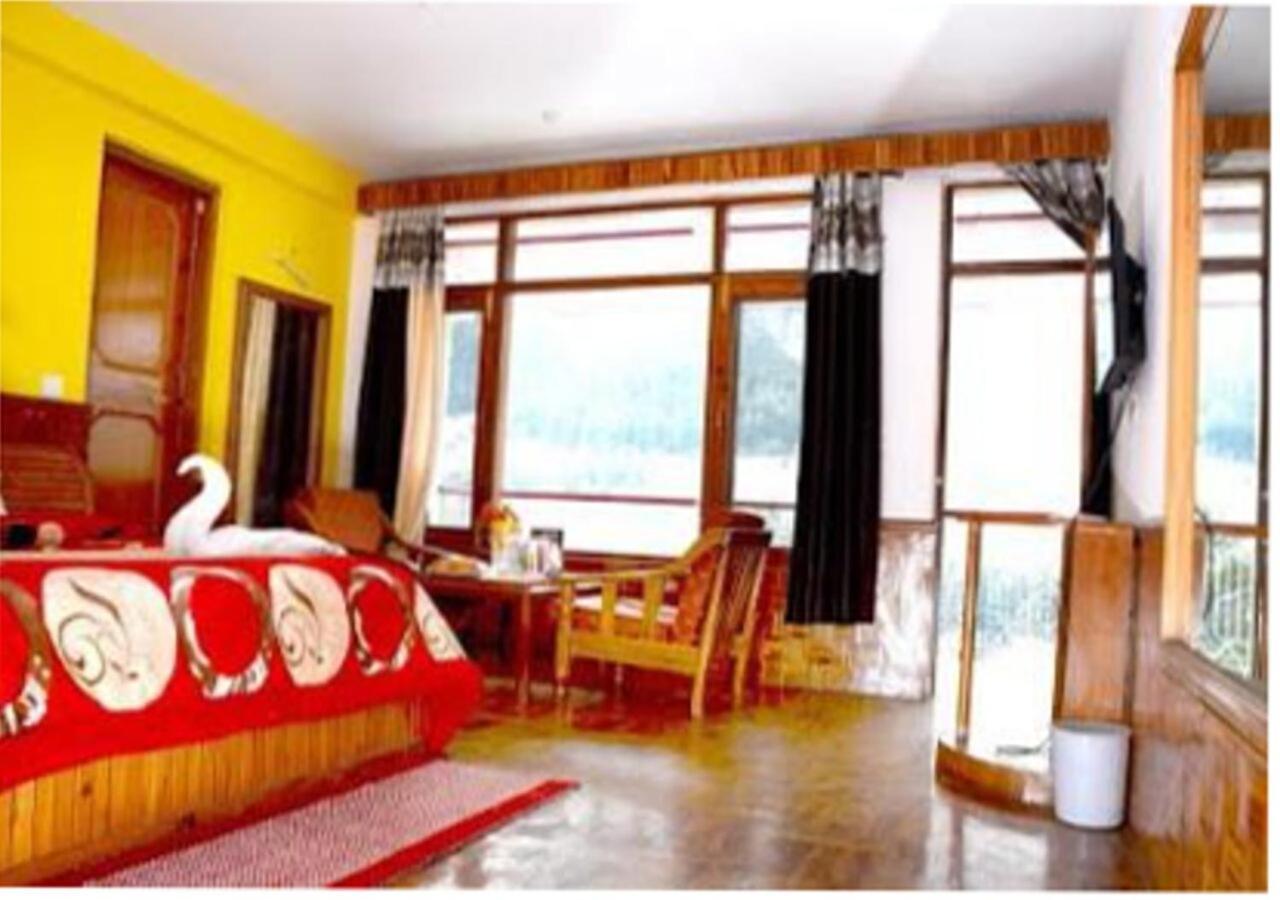 Rajhans Hotel