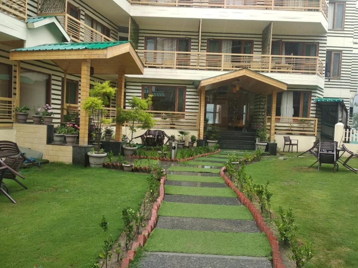 Avishi Greens Hotel 3*