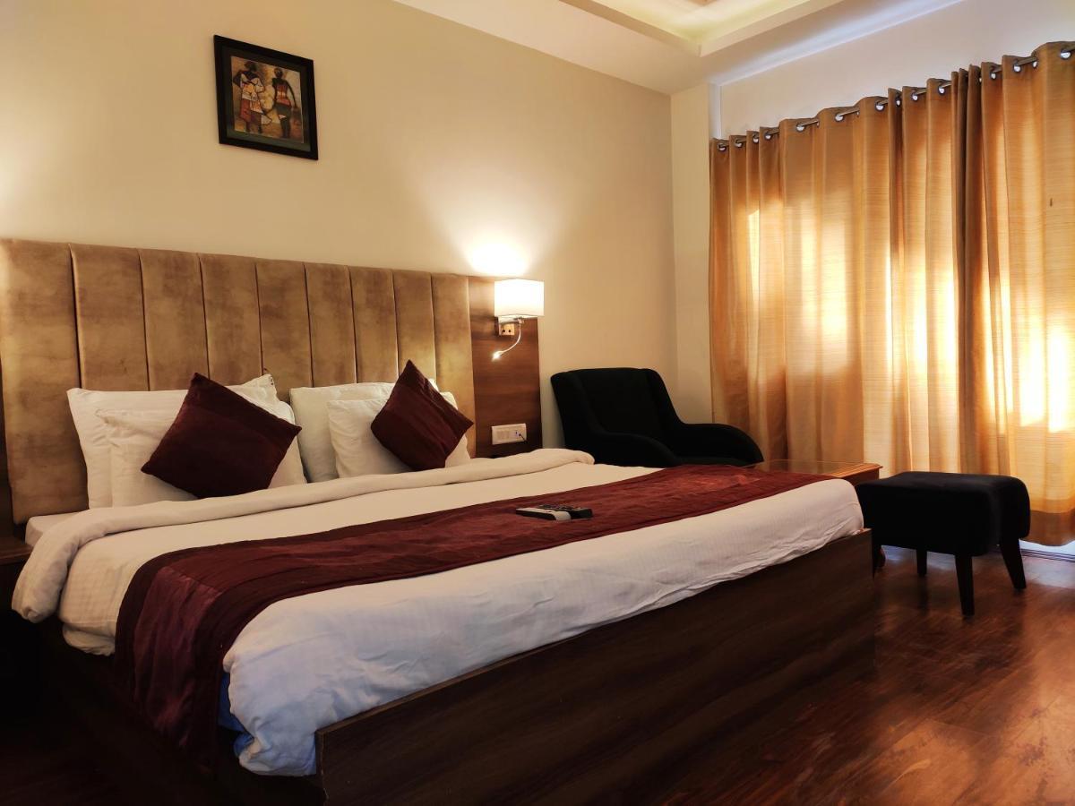 Hotel Avishi Greens 3*