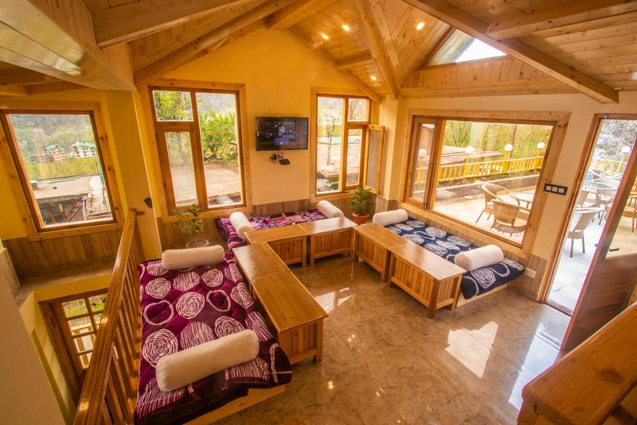 Green Hills, Hotel 3*