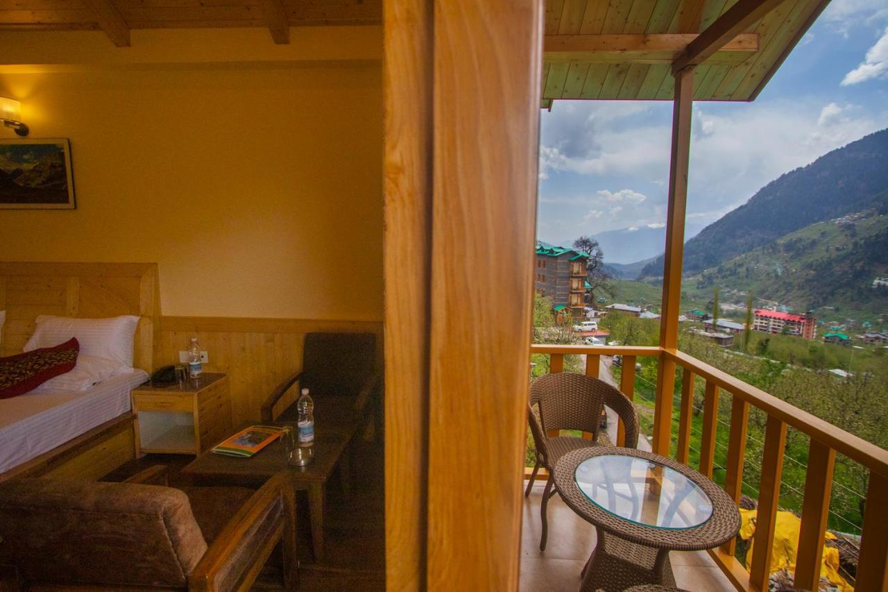 Hotel Green Hills,