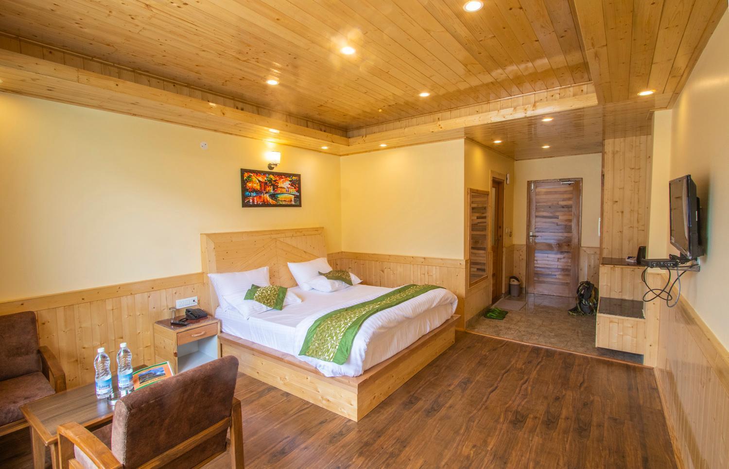Green Hills, Hotel