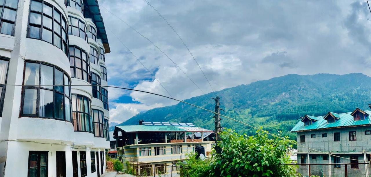 Hadimba Palace - Near Mall Road * Manali (Himachal Pradesh)