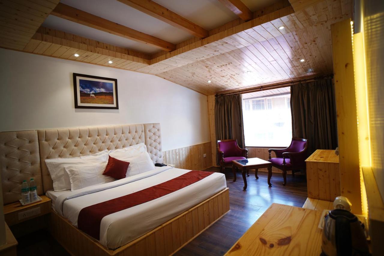 Sandhya & Hotel Manali (Himachal Pradesh)