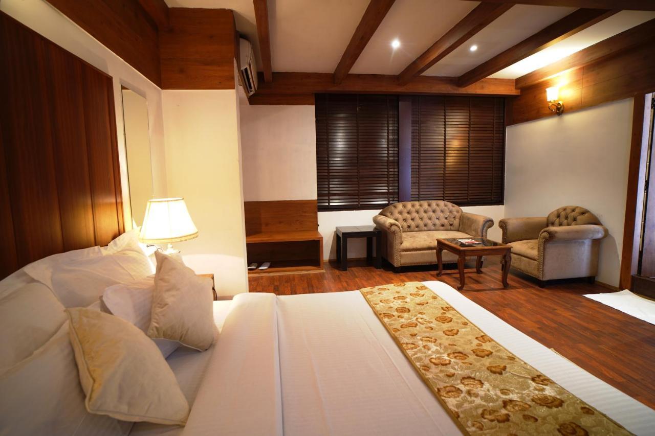 Sandhya & Hotel