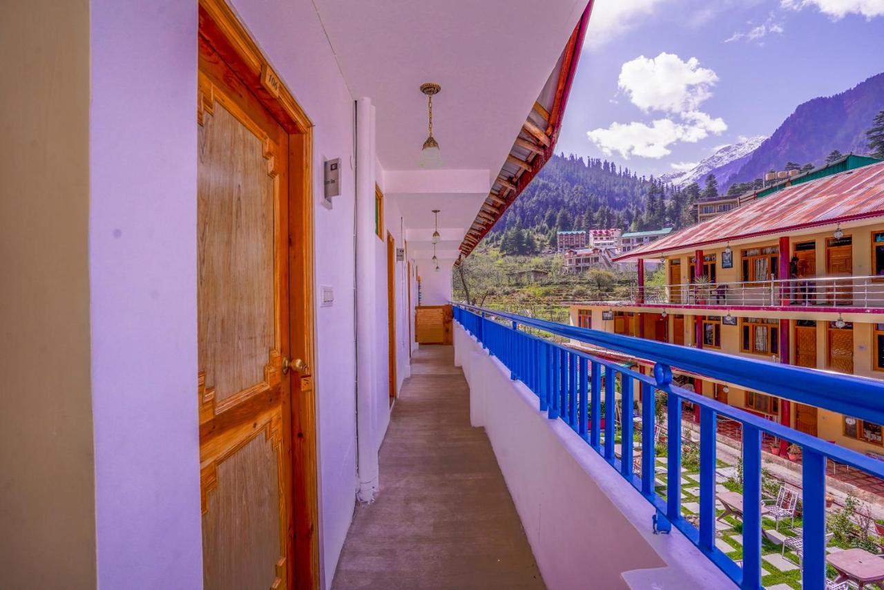 Rama's Forest Hotel *