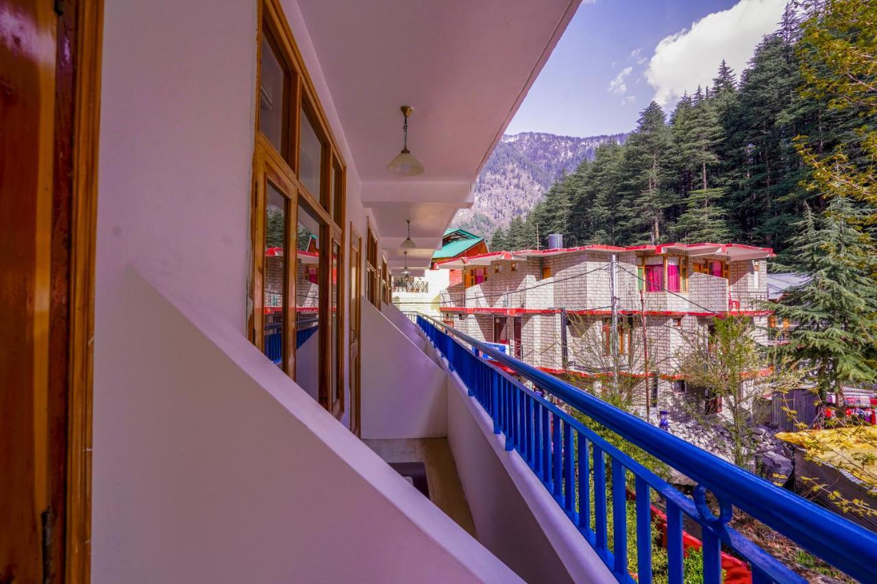 Rama's Forest Hotel *