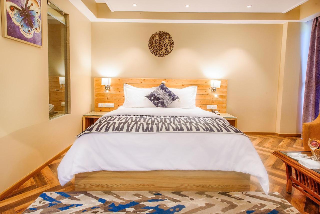 Naturevilas Sarovar Portico - Centrally Heated Hotel
