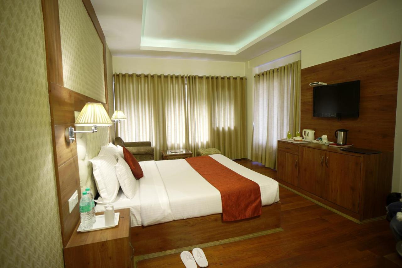 Hotel Sandhya &