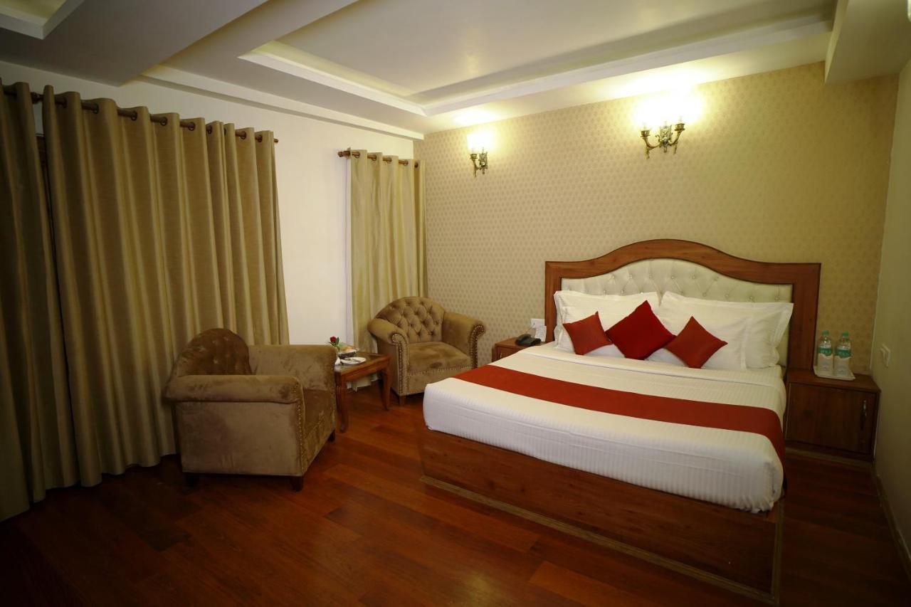 Sandhya & Hotel Manali (Himachal Pradesh)