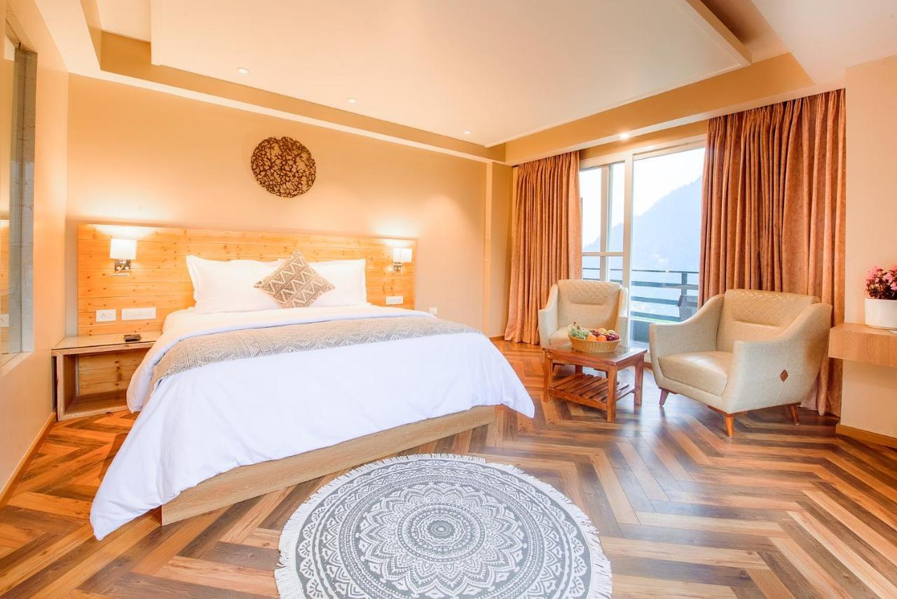 Hotel Naturevilas Sarovar Portico - Centrally Heated 4*