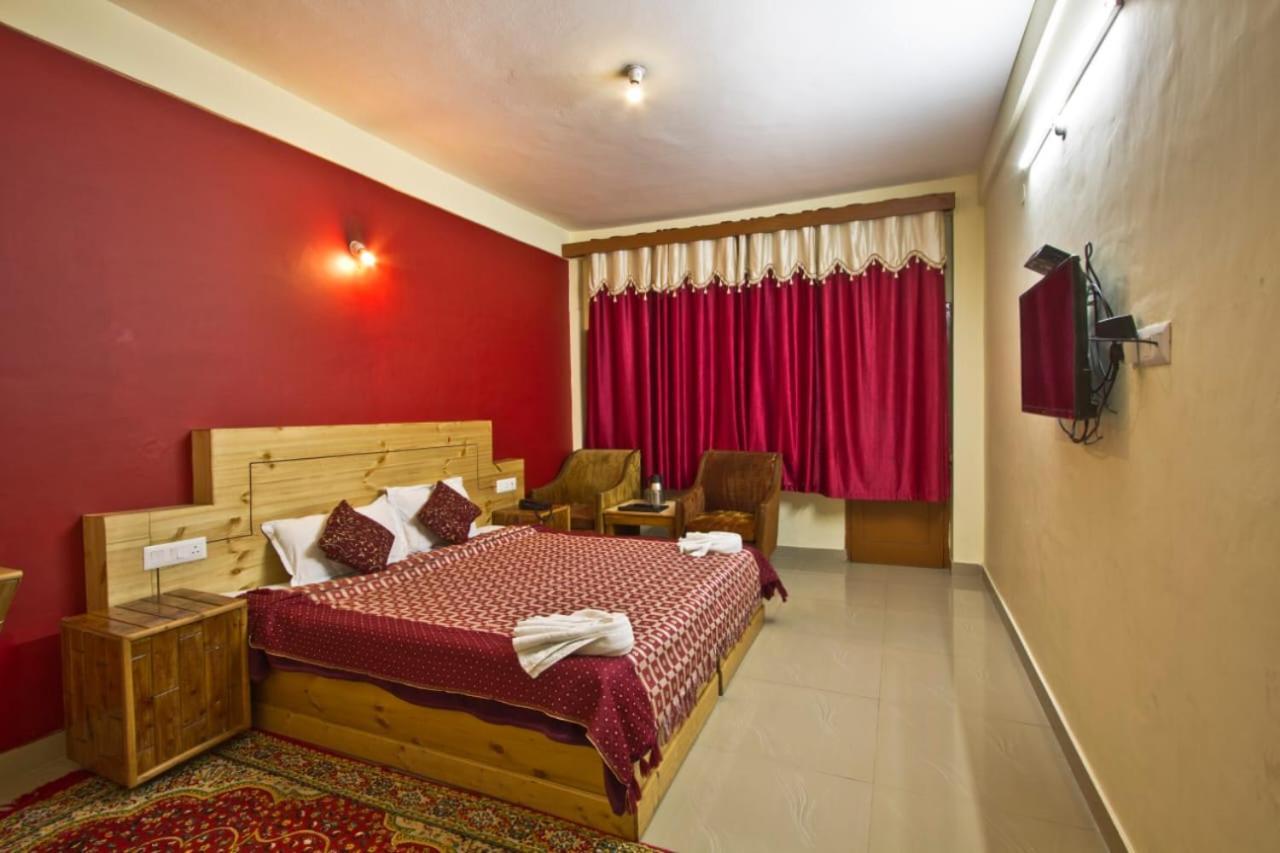 Himanshu Hotel Manali (Himachal Pradesh)