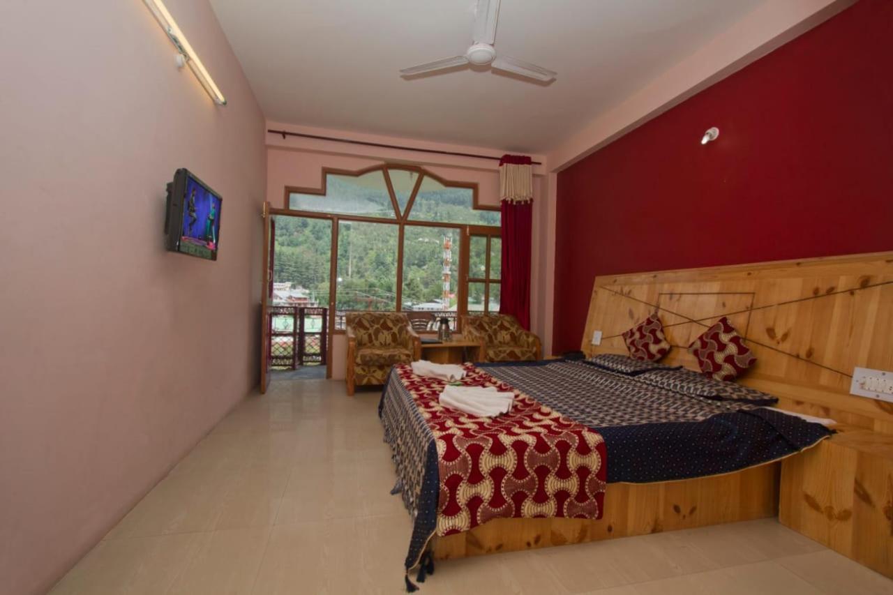 Himanshu Hotel 4*