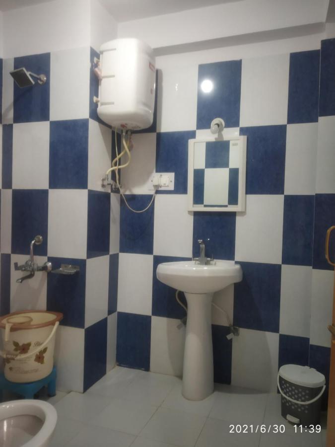 Himanshu Hotel