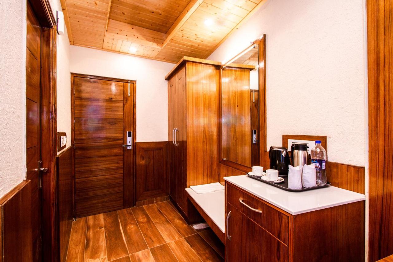 Hotel Suryansh Regency Manali Centrally Heated Air Cooled With Private Balconies 4*