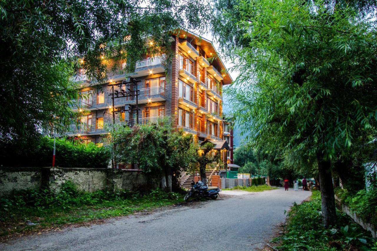 Hotel Suryansh Regency Manali Centrally Heated Air Cooled With Private Balconies 4*