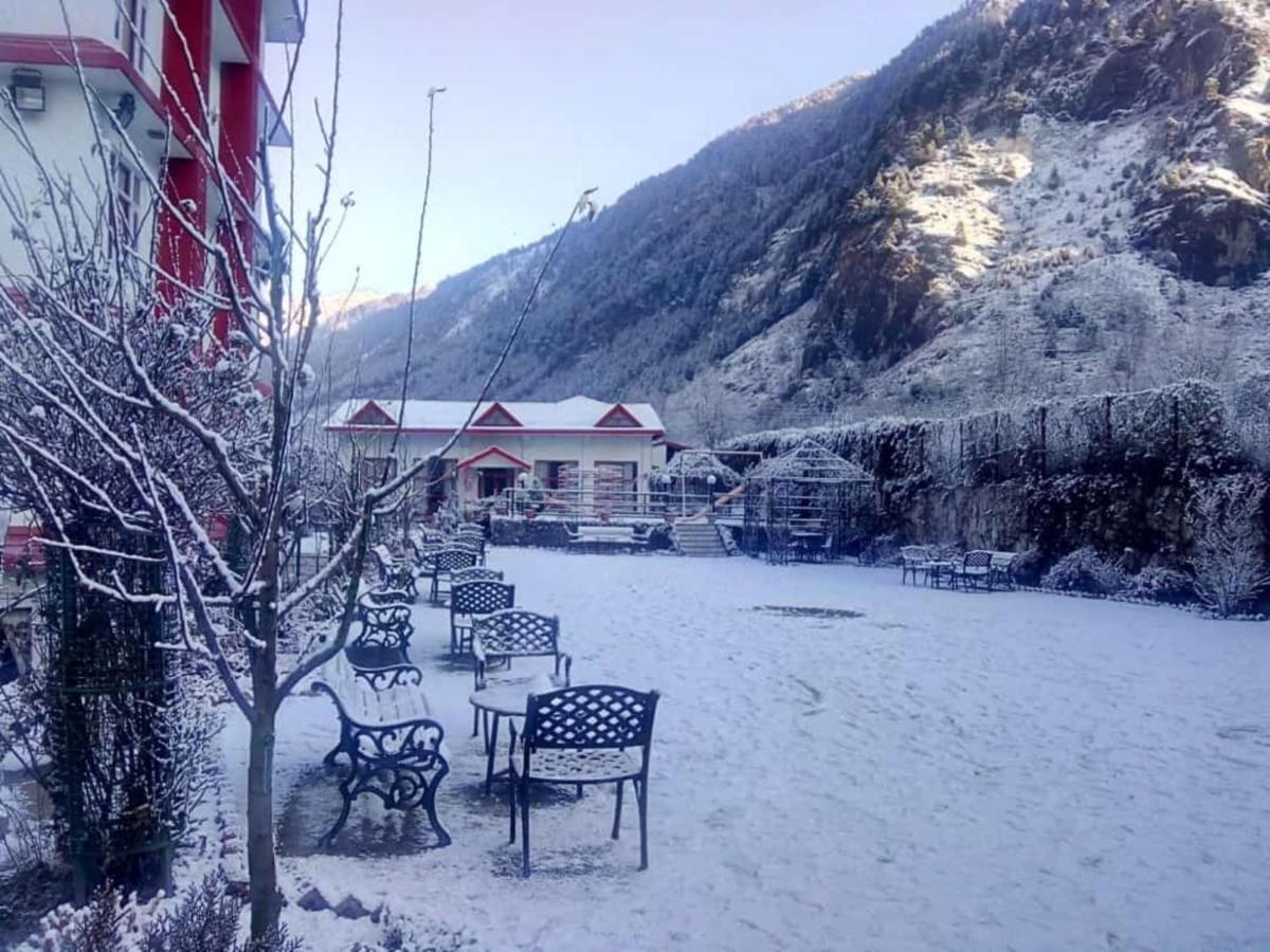 Resort De Vivendi With 35000 Sqft Open Lawn With Bbq Manali (Himachal Pradesh)