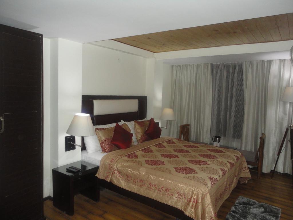 Swiss Wood Hotel Manali (Himachal Pradesh)
