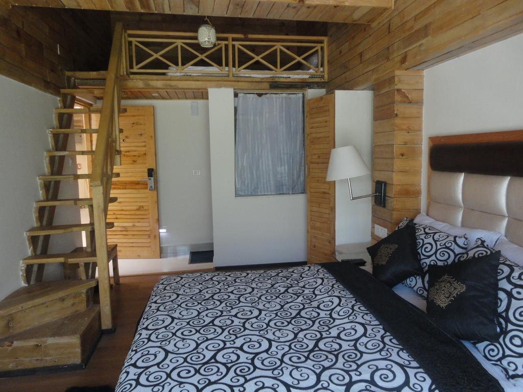 Hotel Swiss Wood