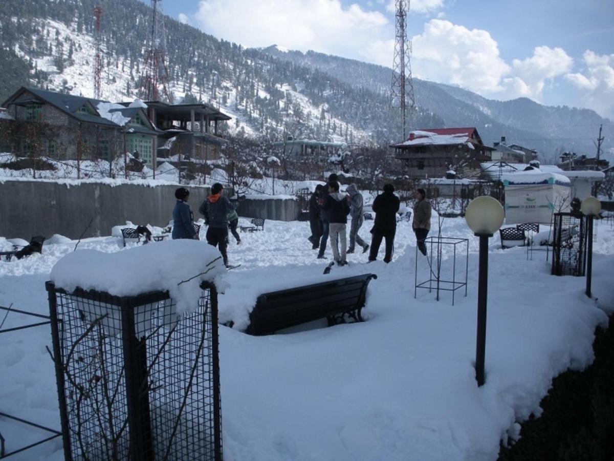 De Vivendi With 35000 Sqft Open Lawn With Bbq Resort Manali (Himachal Pradesh)
