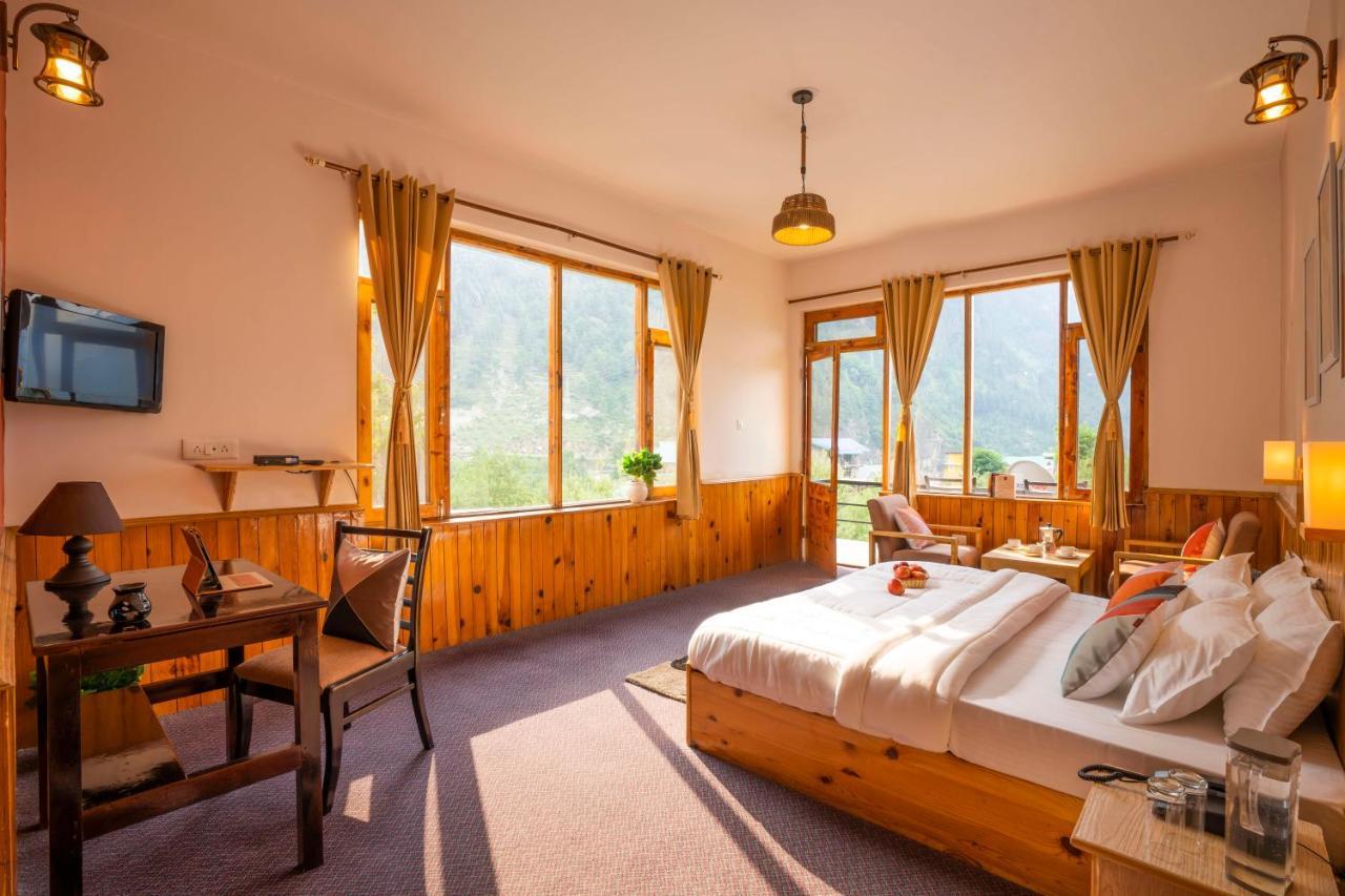 Zostel Manali, Burwa