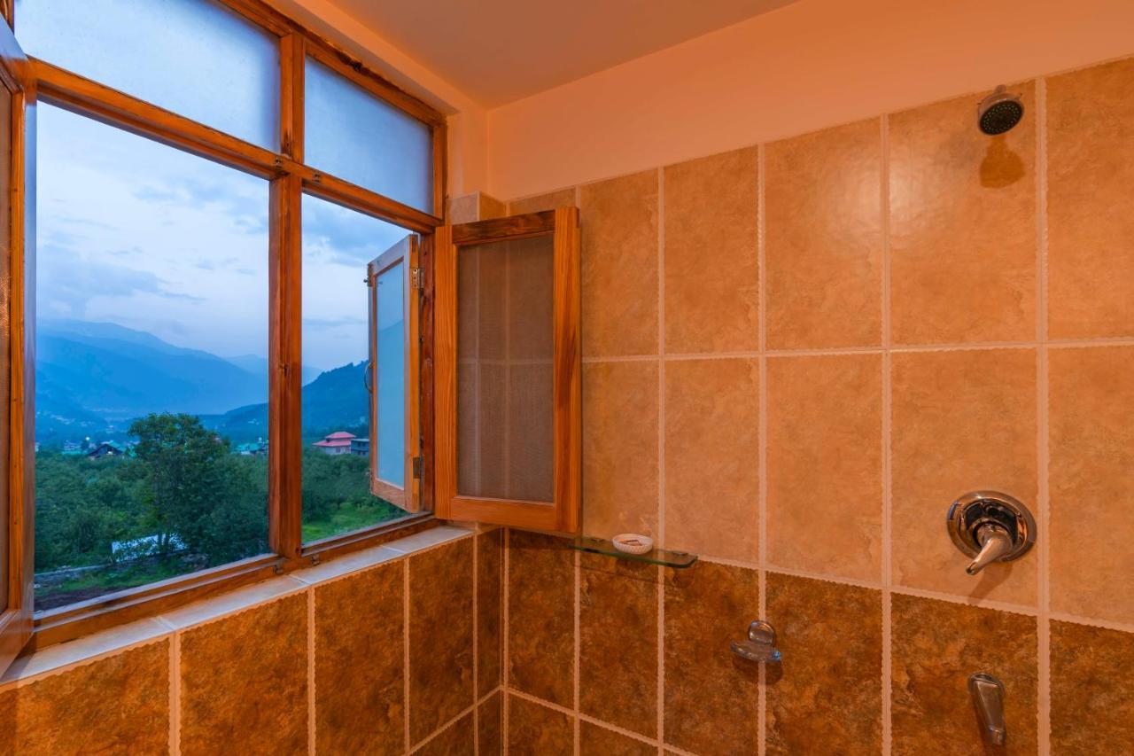 Zostel Manali, Burwa