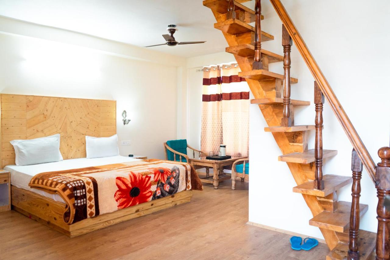 New Radhika Guest House Hotel 3*