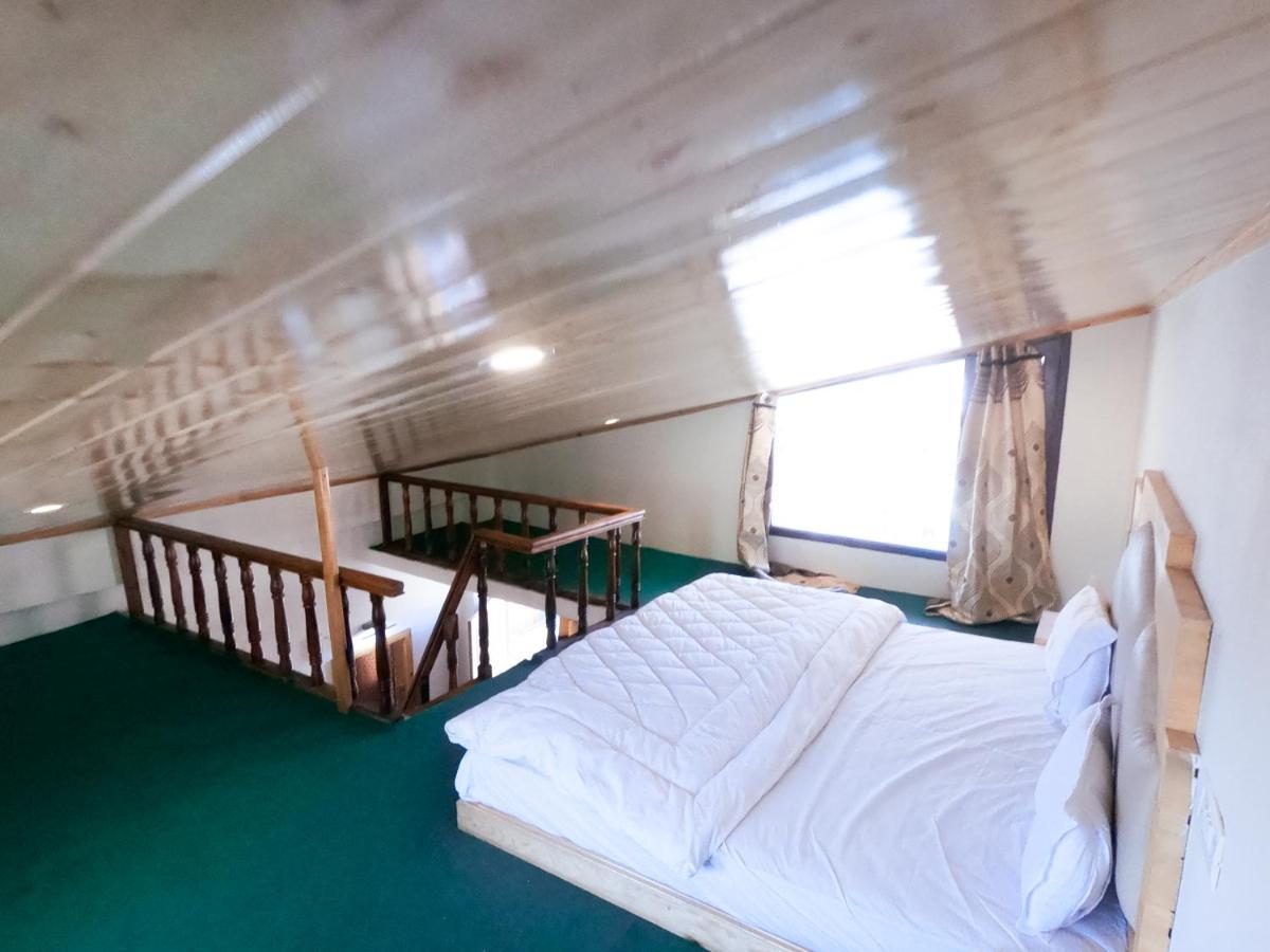Hotel New Radhika Guest House