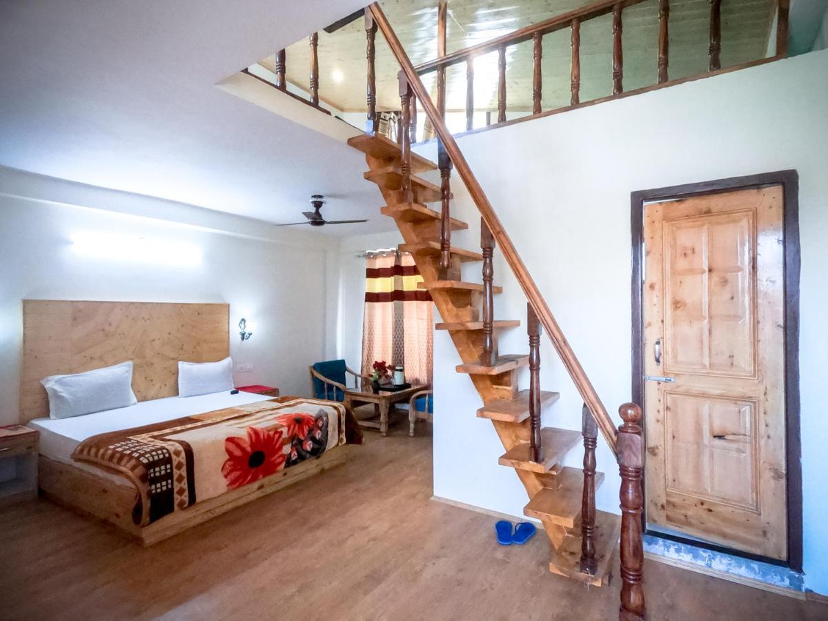 New Radhika Guest House