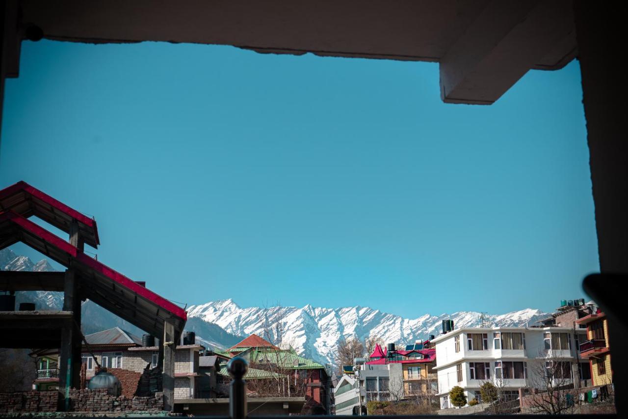 New Radhika Guest House Manali (Himachal Pradesh)