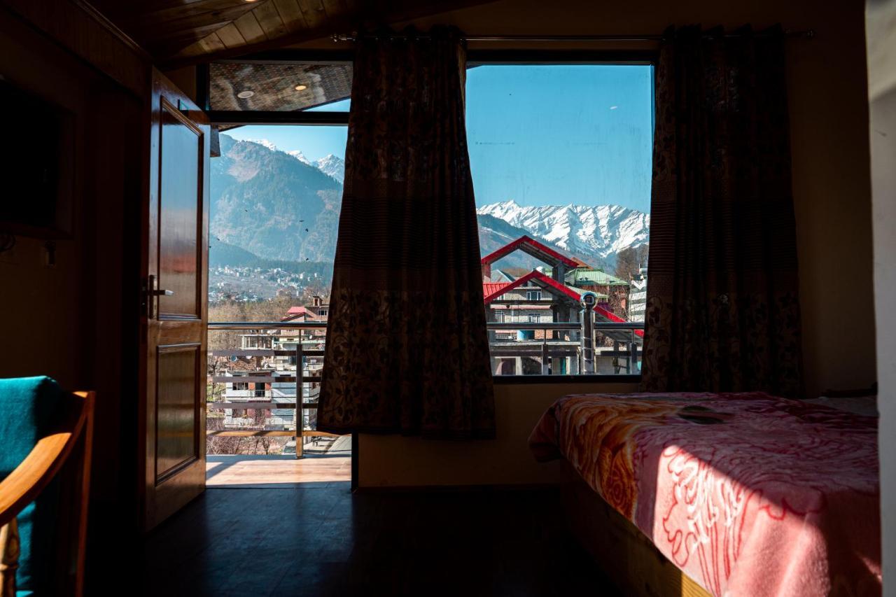 New Radhika Guest House Hotel 3*