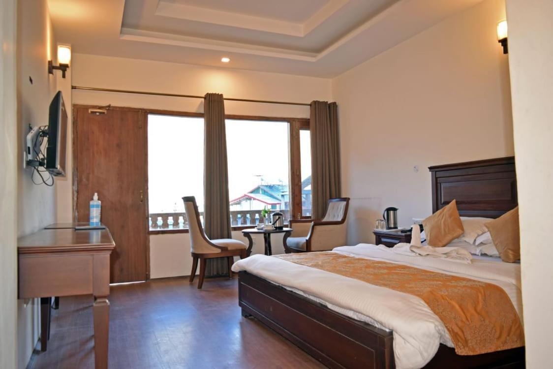 Hotel Alpas Manali