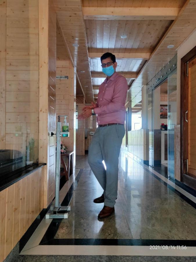 Suryansh Regency Manali Centrally Heated Air Cooled With Private Balconies 4*