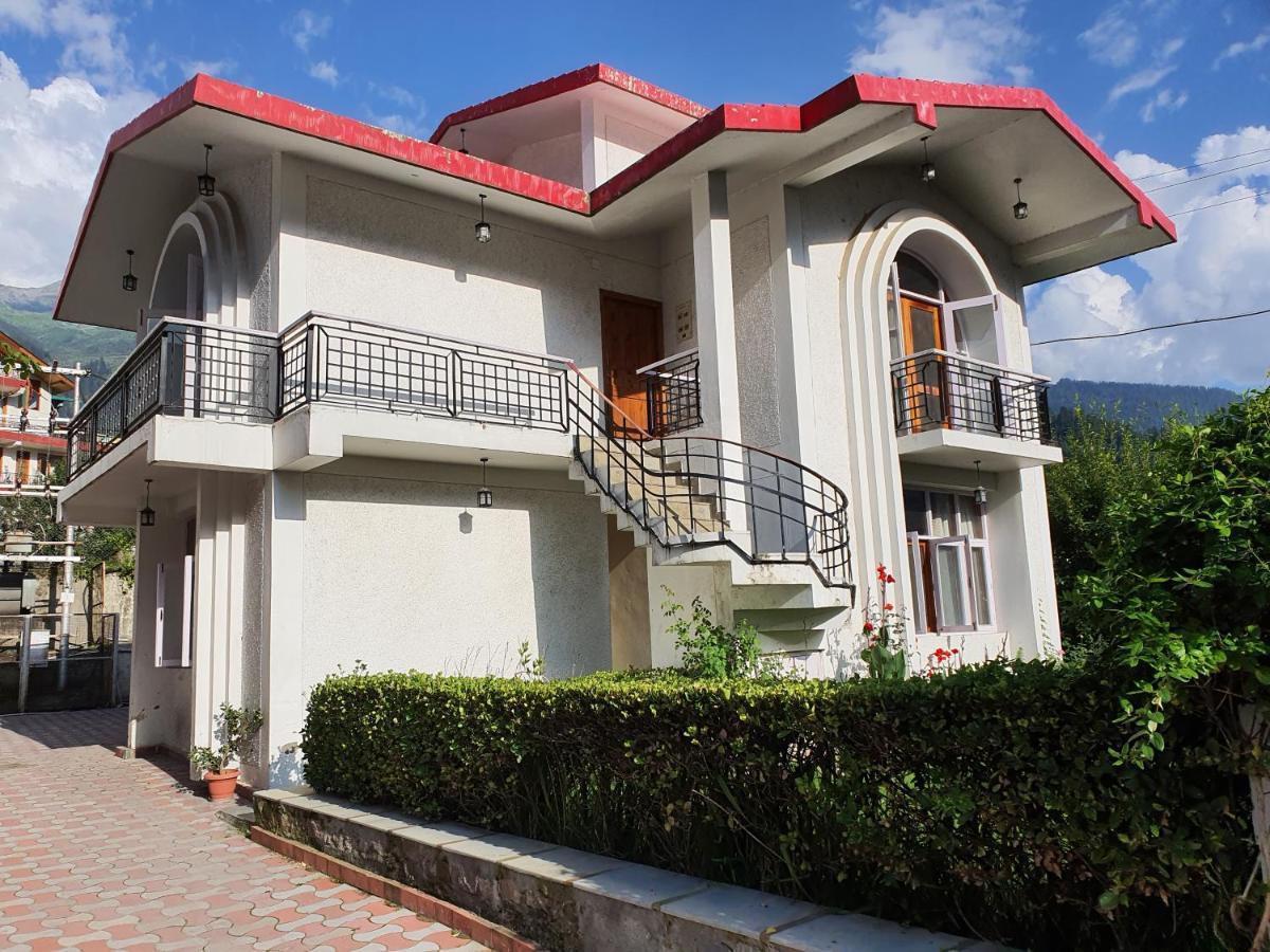5 * Manali (Himachal Pradesh)