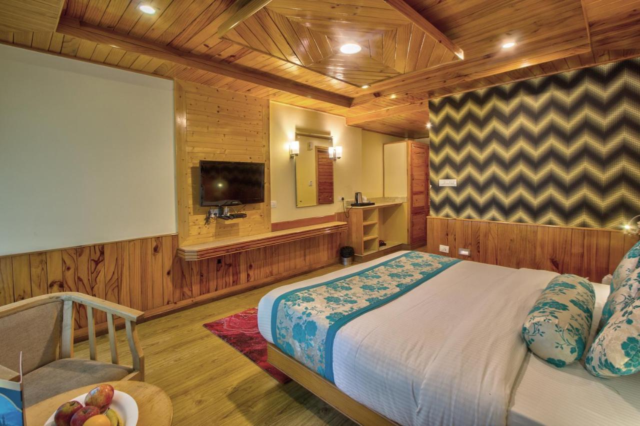 Resort The And