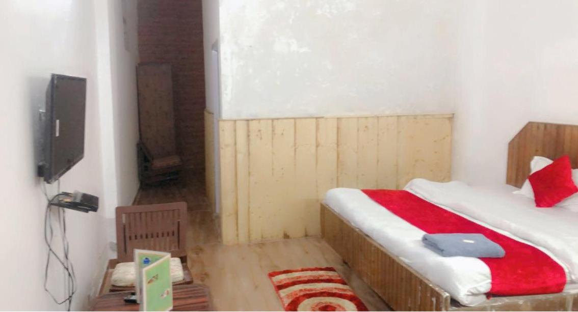Hadimba Palace - Near Mall Road Hostel
