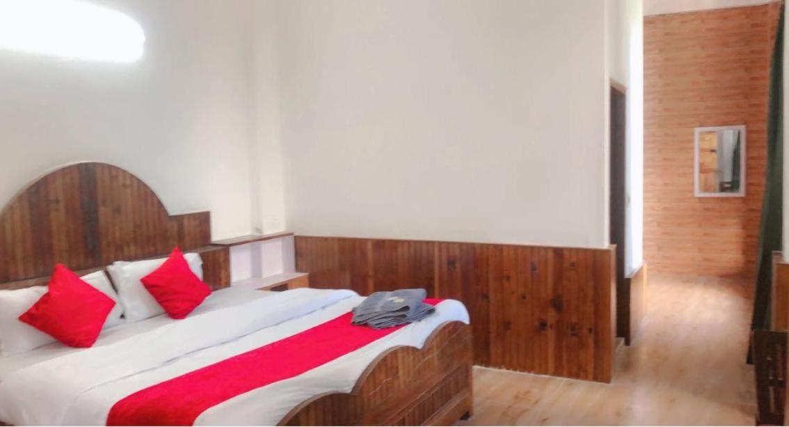 Hostel Hadimba Palace - Near Mall Road Manali (Himachal Pradesh)