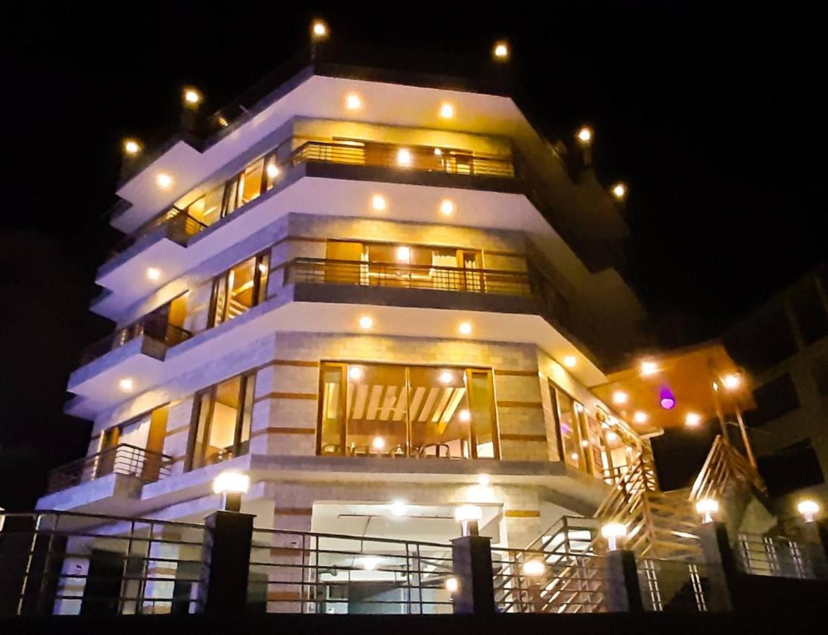 Mastiff Xanadu Hotel 4*
