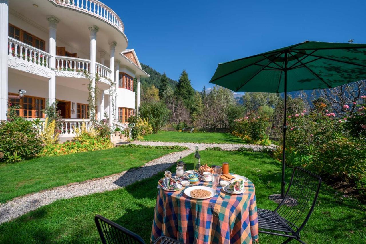 Villa Stayvista At The House With Huge Lawn And Valley View *