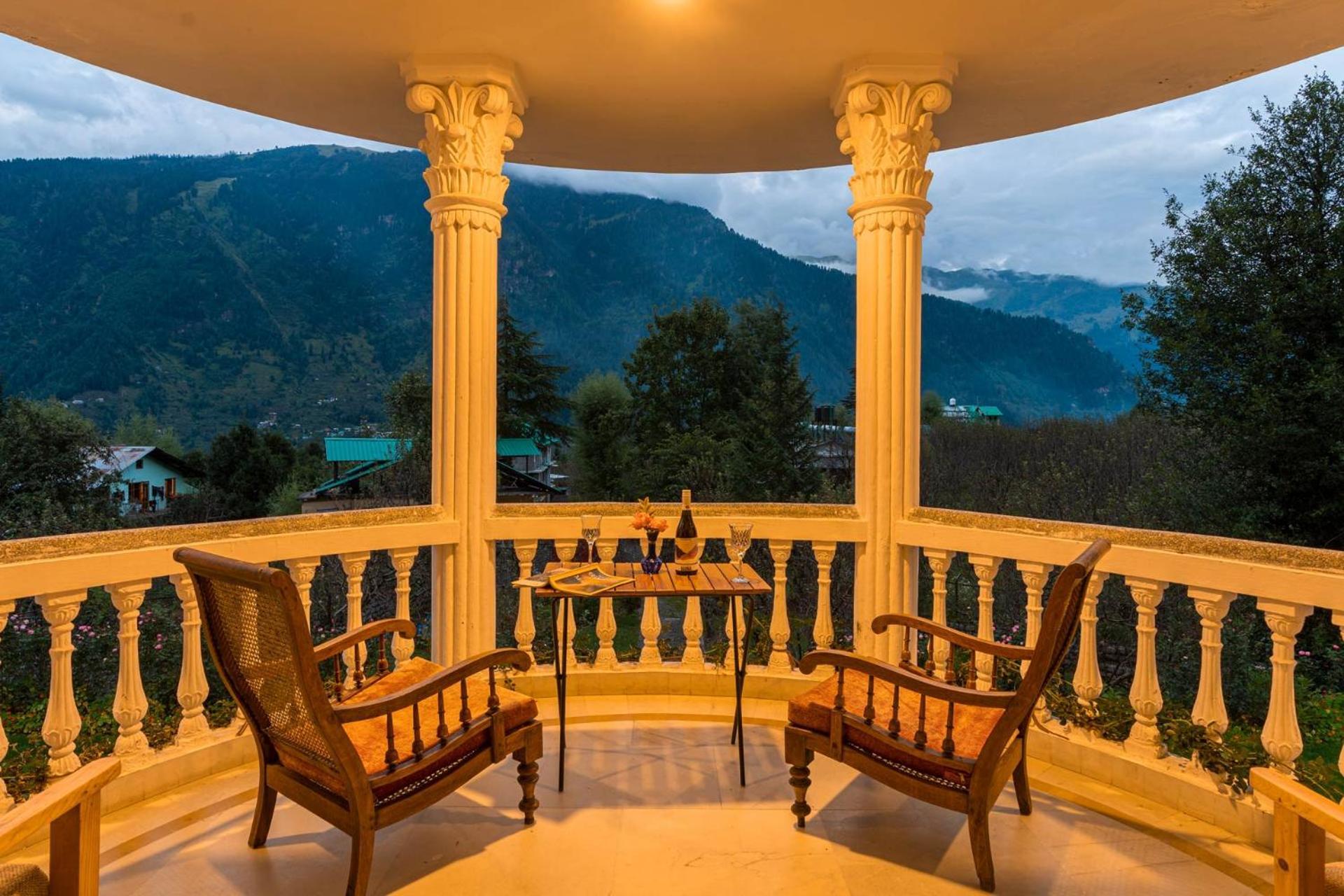 Stayvista At The House With Huge Lawn And Valley View