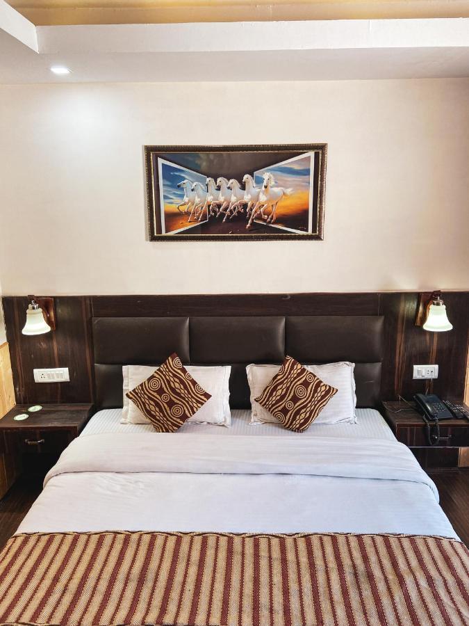 Queen Hotel 3*