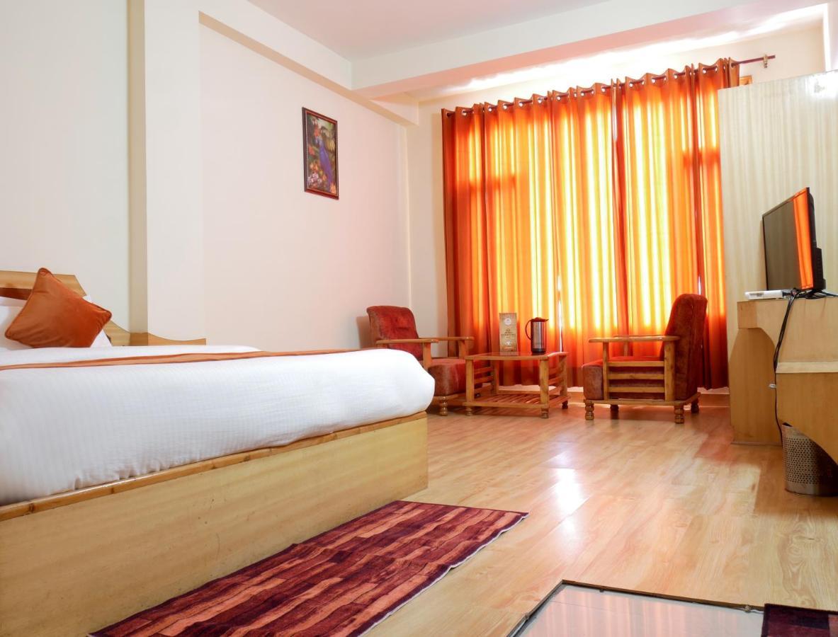 New Ambika International Mall Road Inn