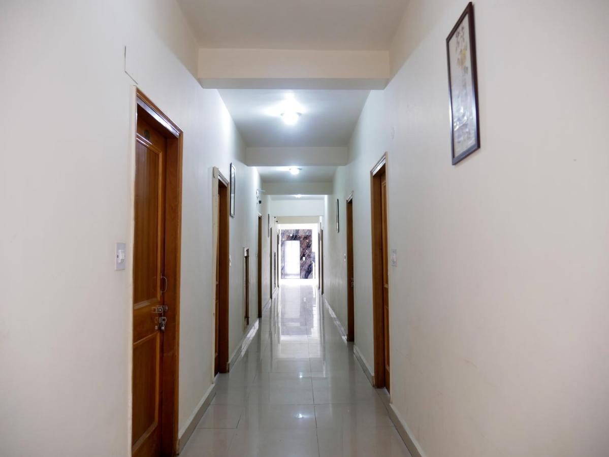 New Ambika International Mall Road Manali (Himachal Pradesh)