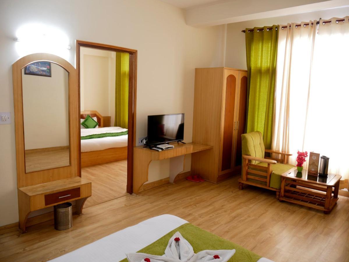 New Ambika International Mall Road Inn
